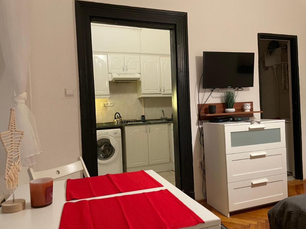 Feel Like Home - Cozy Downtwon Studio For 2 Budapest Exterior photo