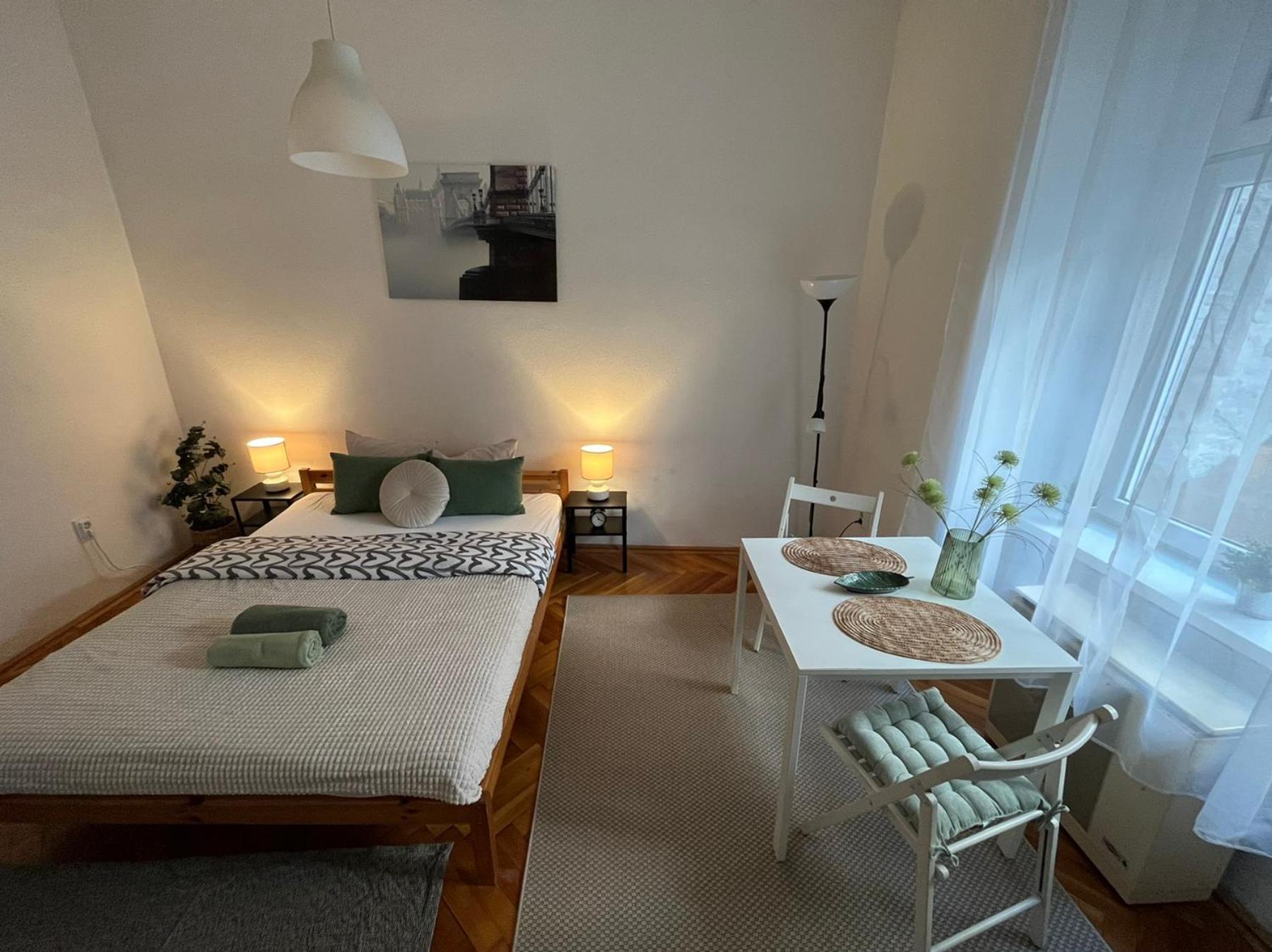 Feel Like Home - Cozy Downtwon Studio For 2 Budapest Exterior photo